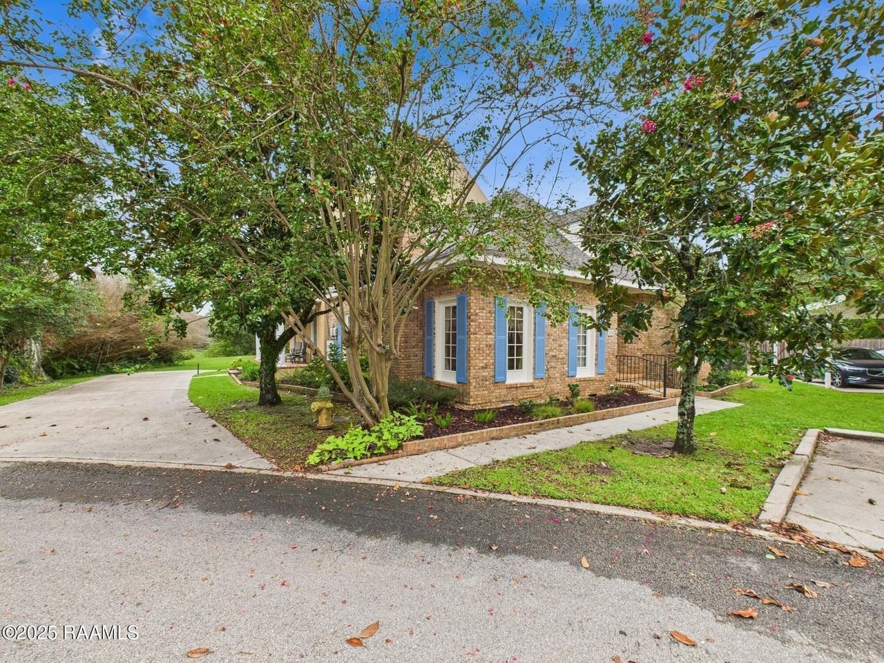 523 Esplanade St - Photo 4 of 36