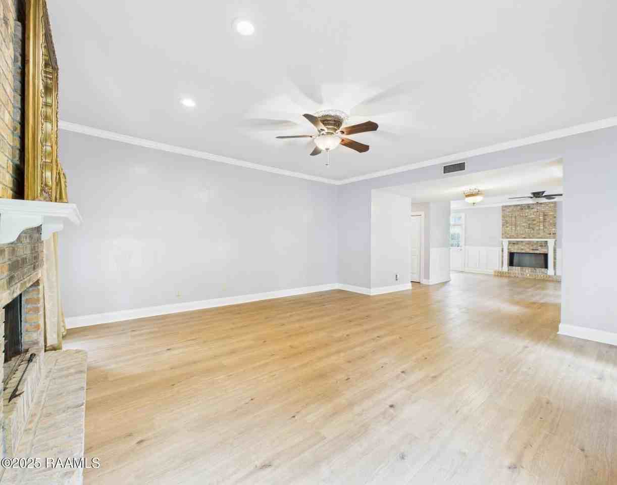 523 Esplanade St - Photo 6 of 36