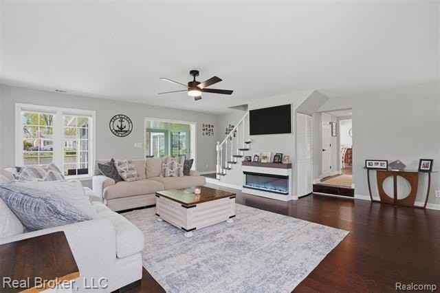 2299 Kingston St - Photo 6 of 44