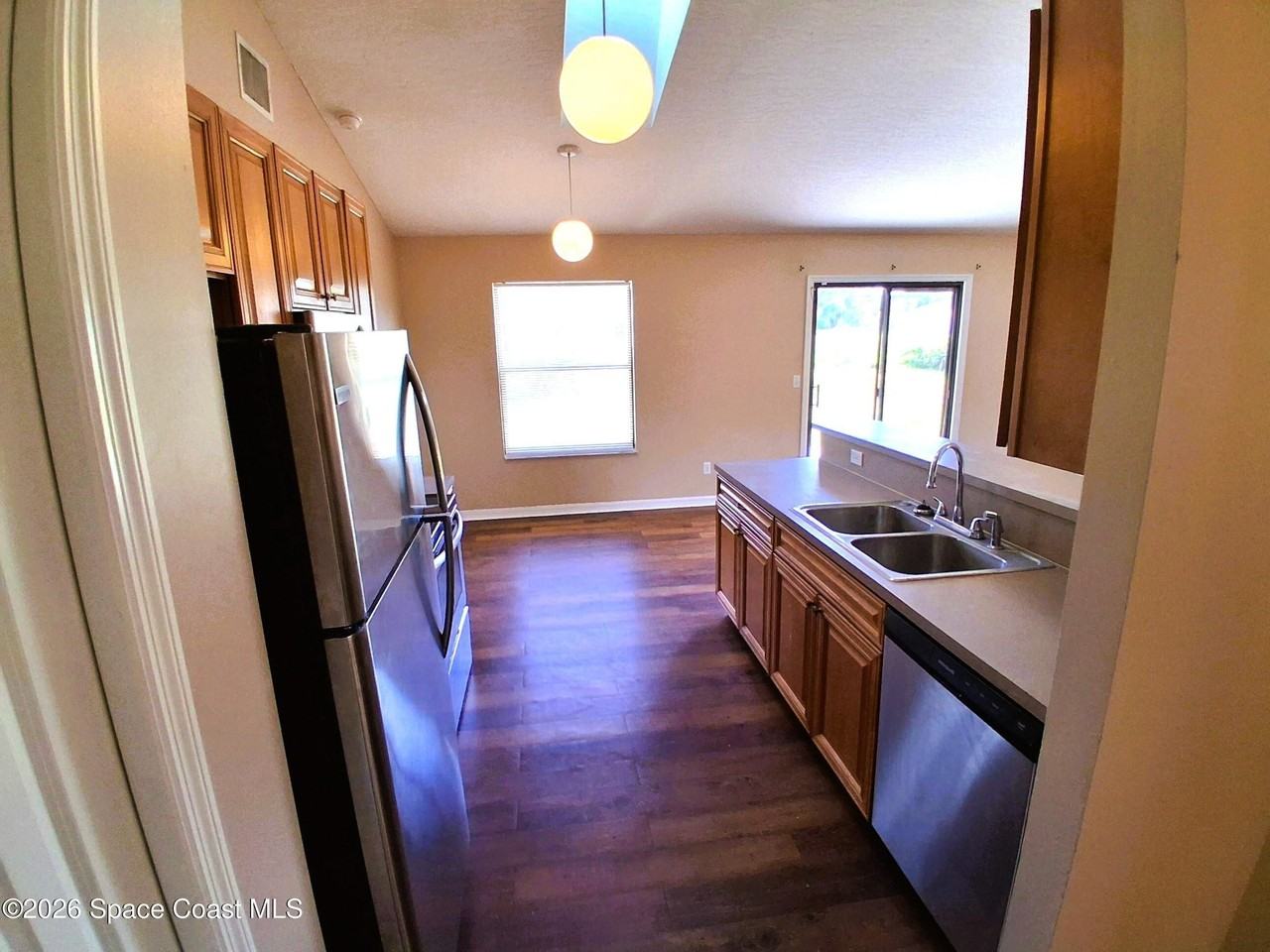 1304 Scottish St Sw - Photo 3 of 25