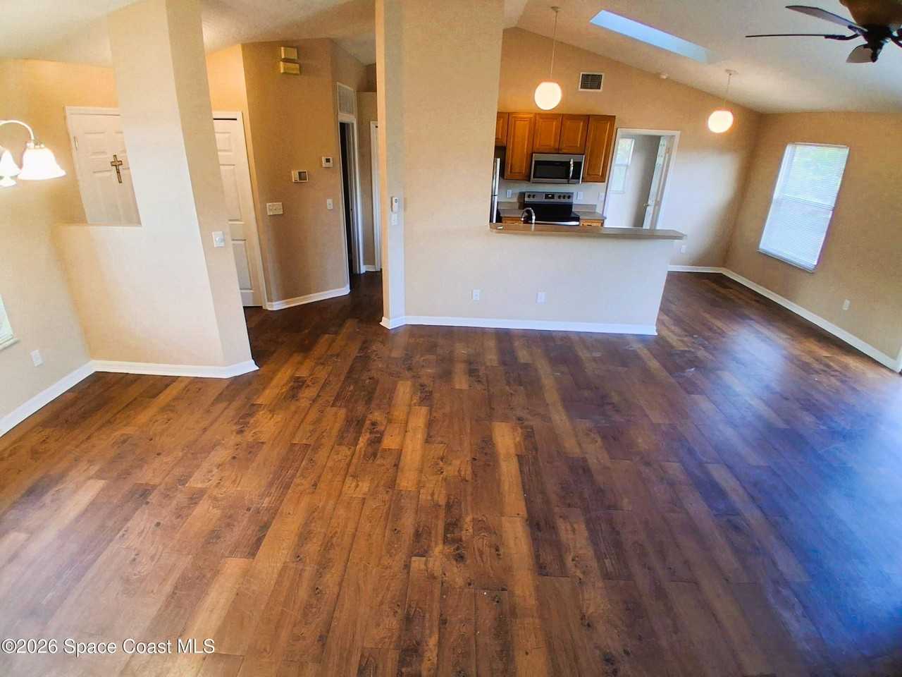 1304 Scottish St Sw - Photo 7 of 25