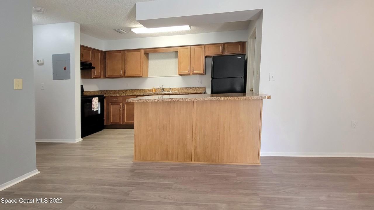1353 Westover St #104 - Photo 4 of 22