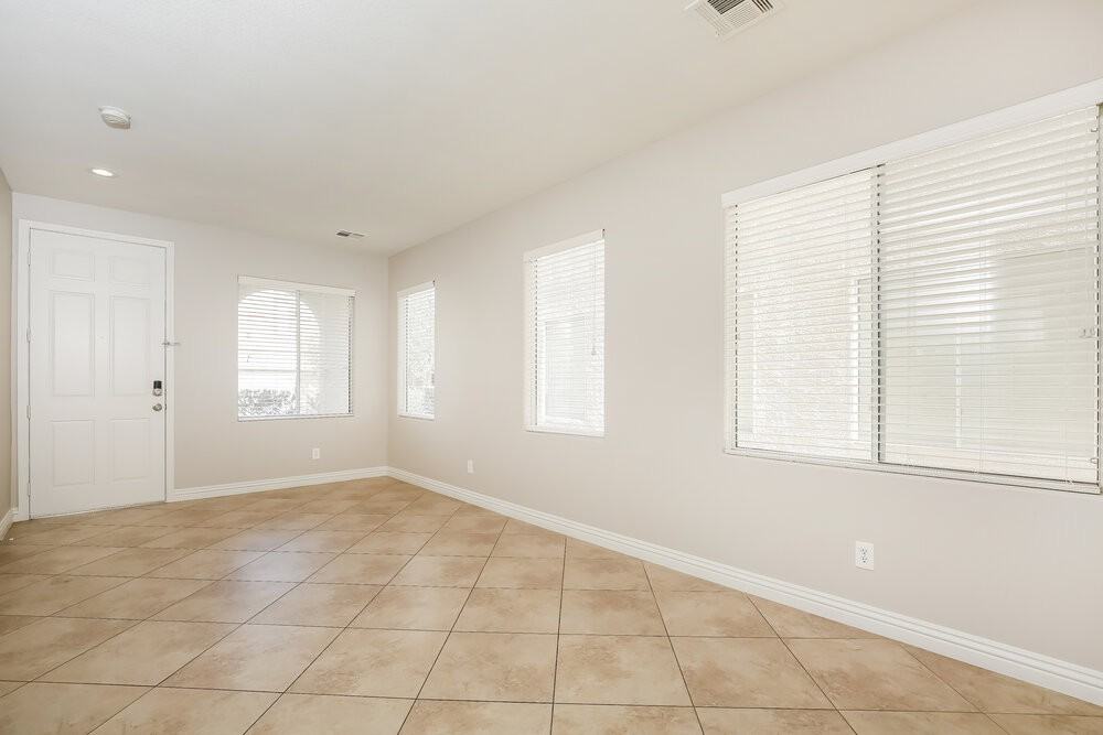7448 Bouquet Canyon St - Photo 7 of 17