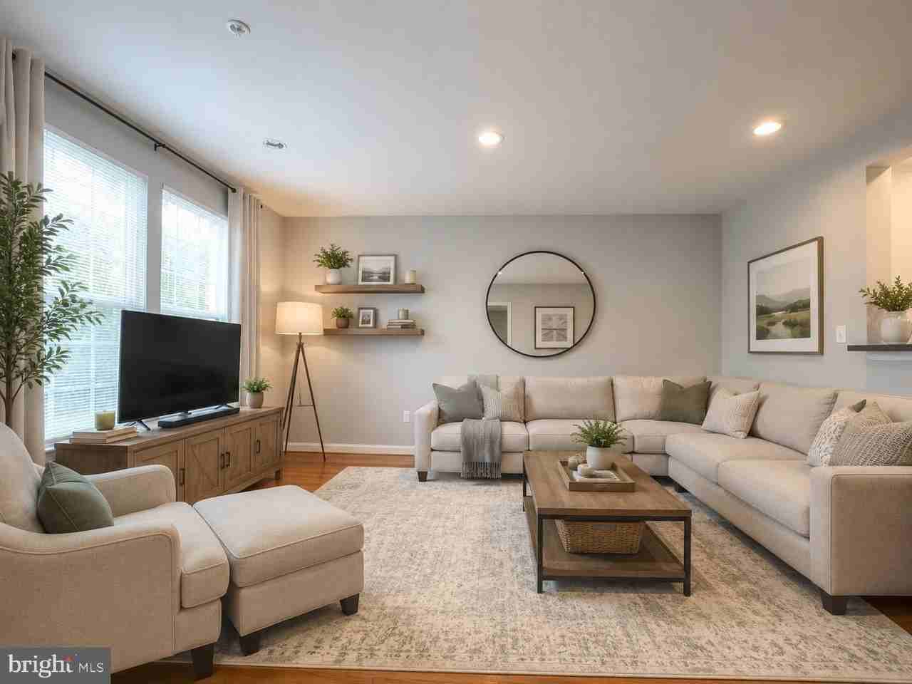 9424 Singleton Pl - Photo 4 of 33