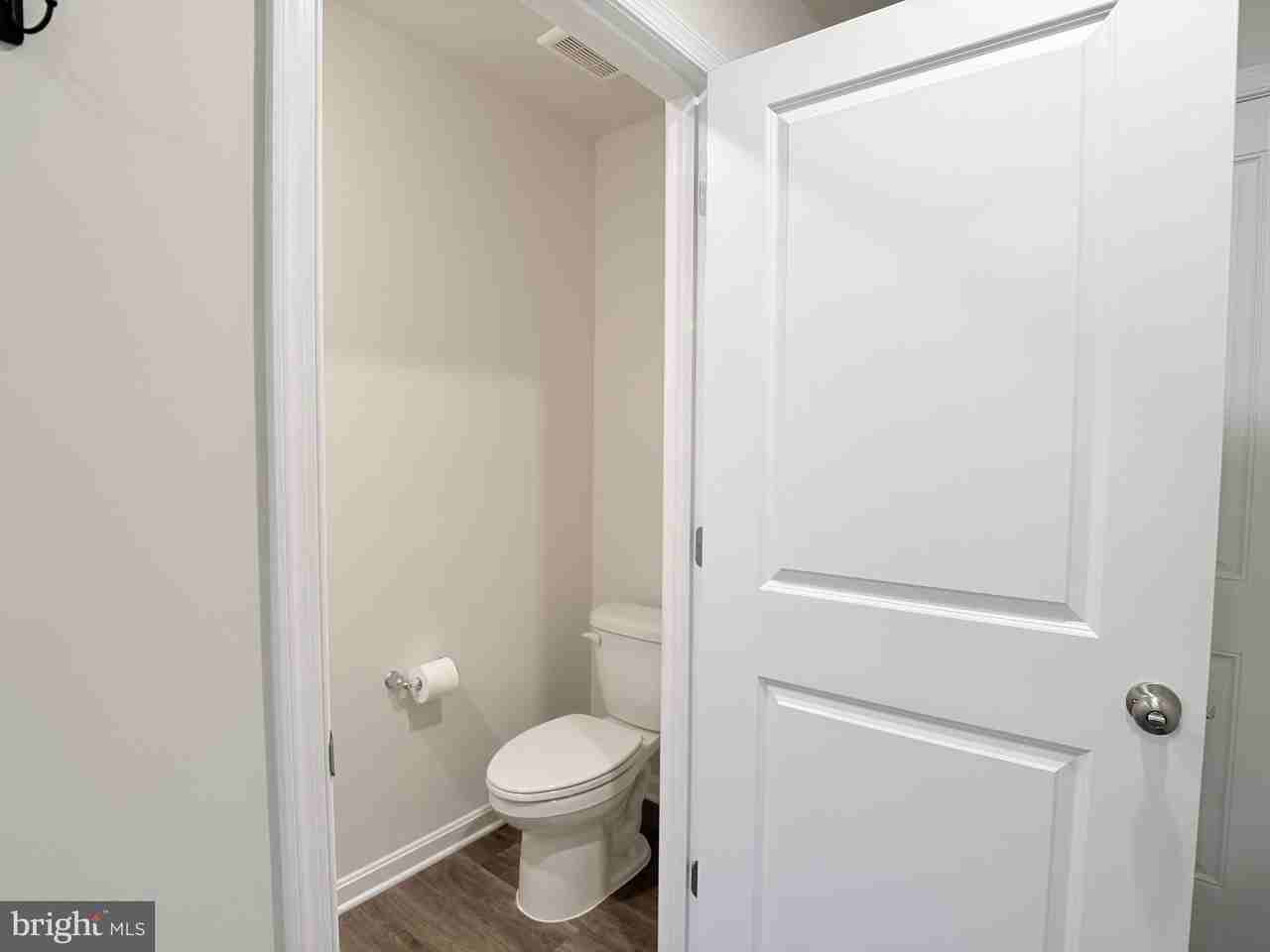 5201 Crooked Ln - Photo 4 of 29