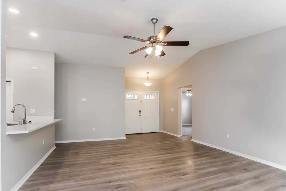 12873 Pineway Dr - Photo 3 of 16