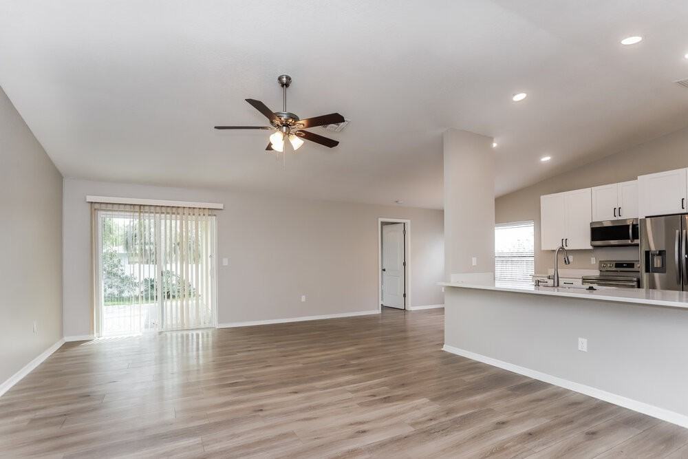 12873 Pineway Dr - Photo 4 of 16