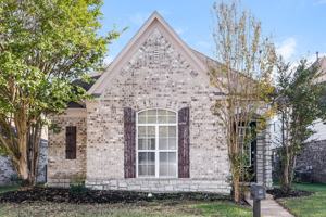 featured image of 7627 Glenlaurel Way