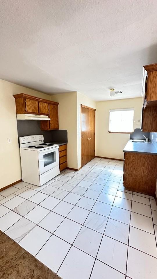 Blackjack Townhomes Building #2 - Photo 4 of 10