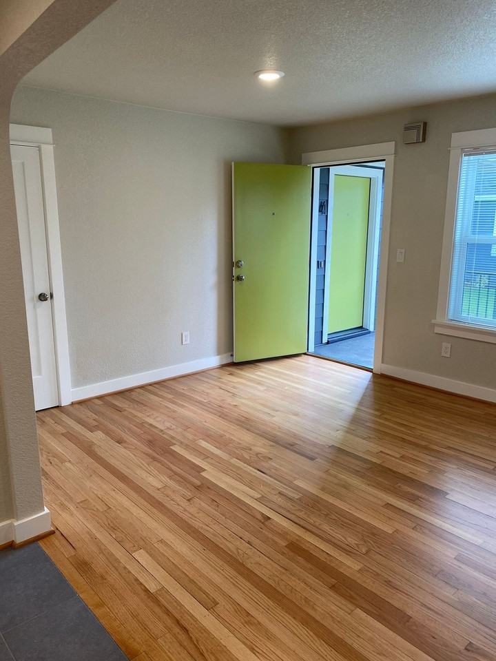 732 Ne Prescott St #3 - Photo 4 of 50