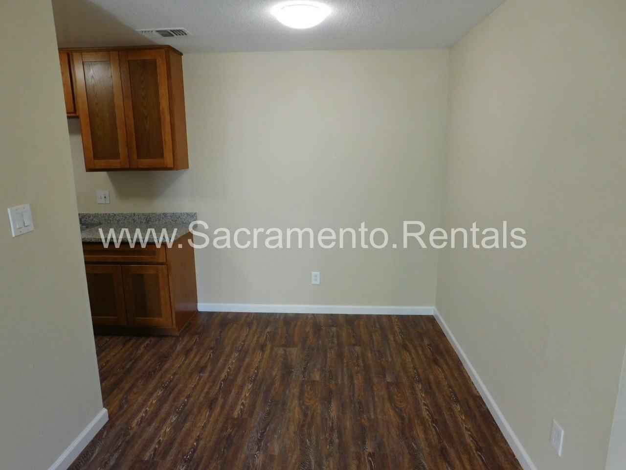 9837 Lincoln Village Dr - Photo 3 of 7