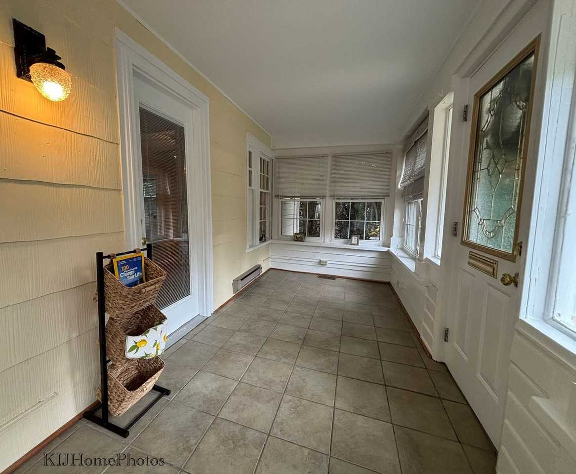 7051 Eastern Ave - Photo 2 of 16