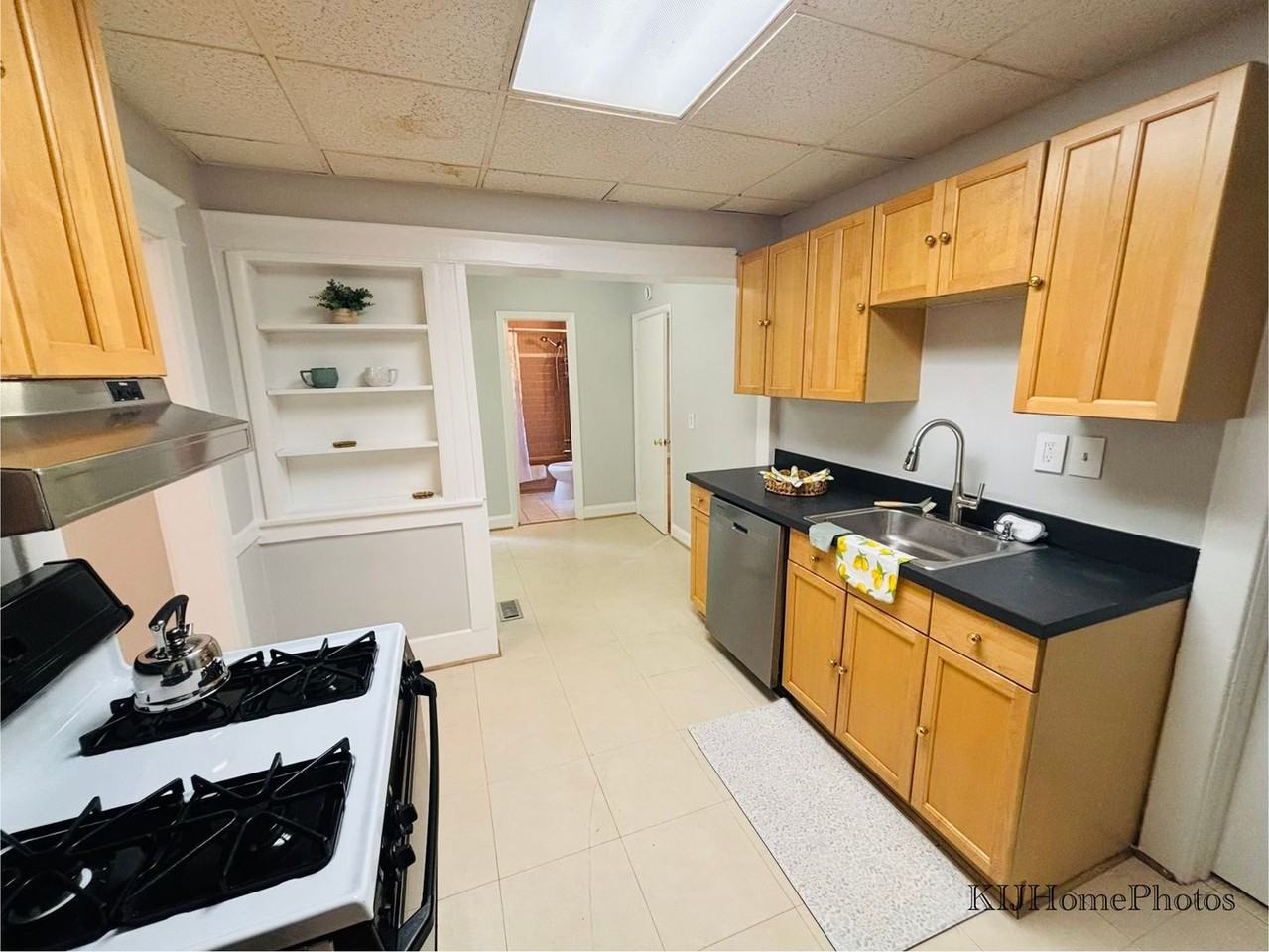 7051 Eastern Ave - Photo 7 of 16