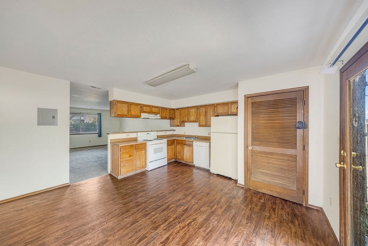 489 32 Rd - Photo 4 of 27