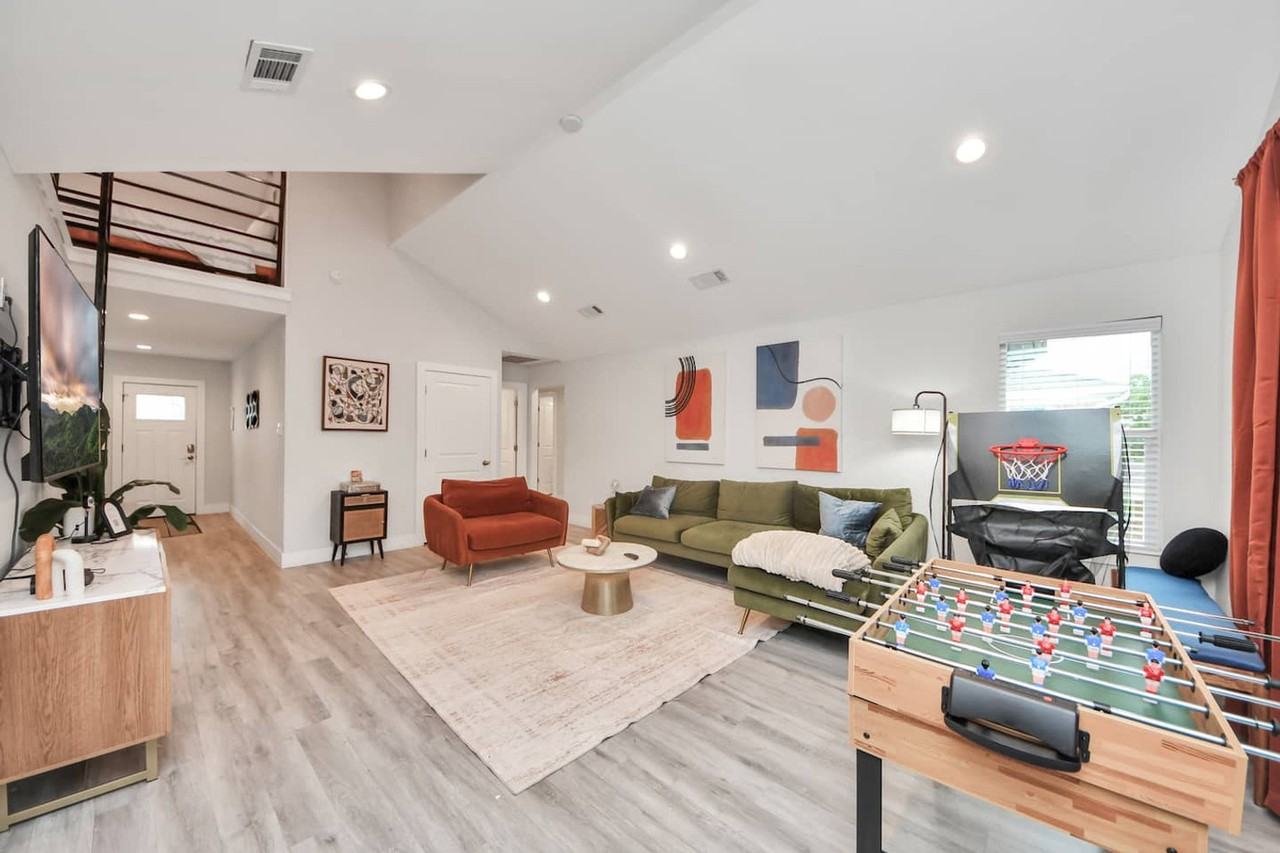 2907 Cleburne St #1589100P - Photo 4 of 48