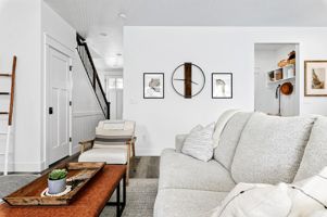 featured image of 1985 E Knobcone Dr