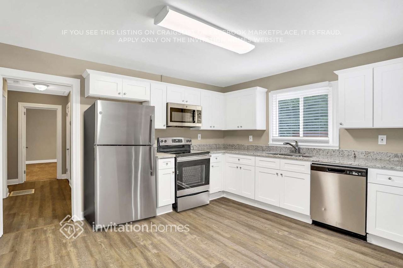 2465 Hogan Rd - Photo 4 of 25