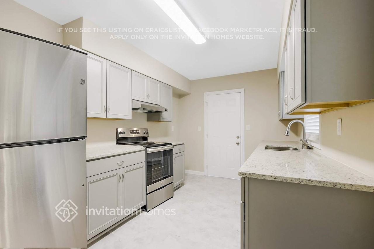 2967 Sylvan Rd - Photo 6 of 26