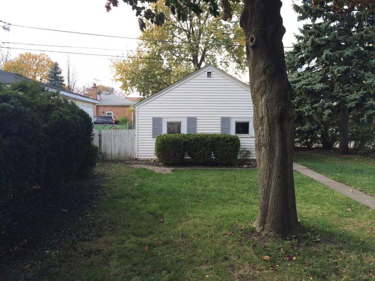 2848 Washington St - Photo 3 of 5