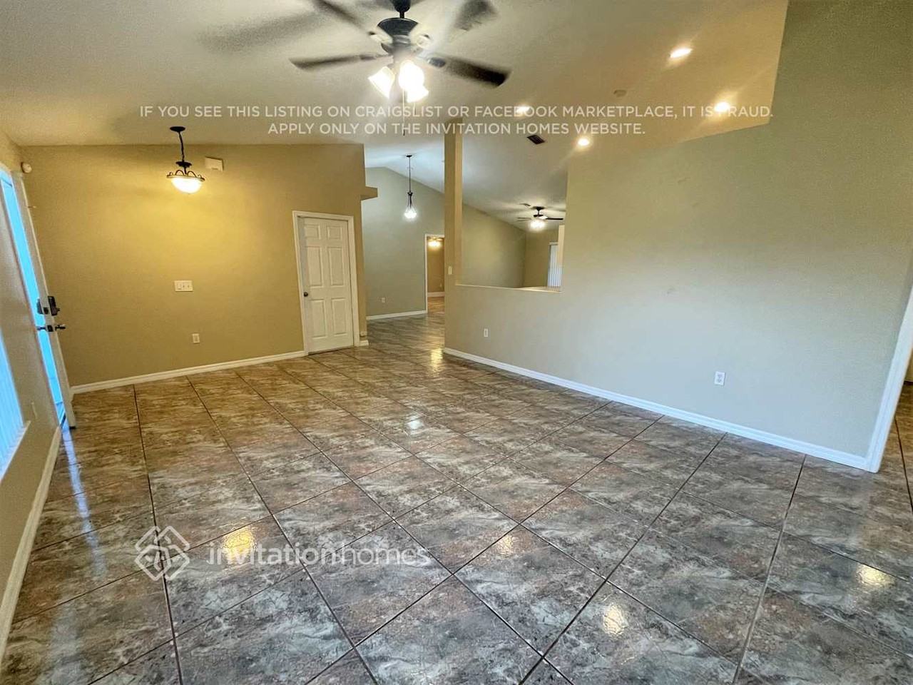 616 Se 27th St - Photo 3 of 16