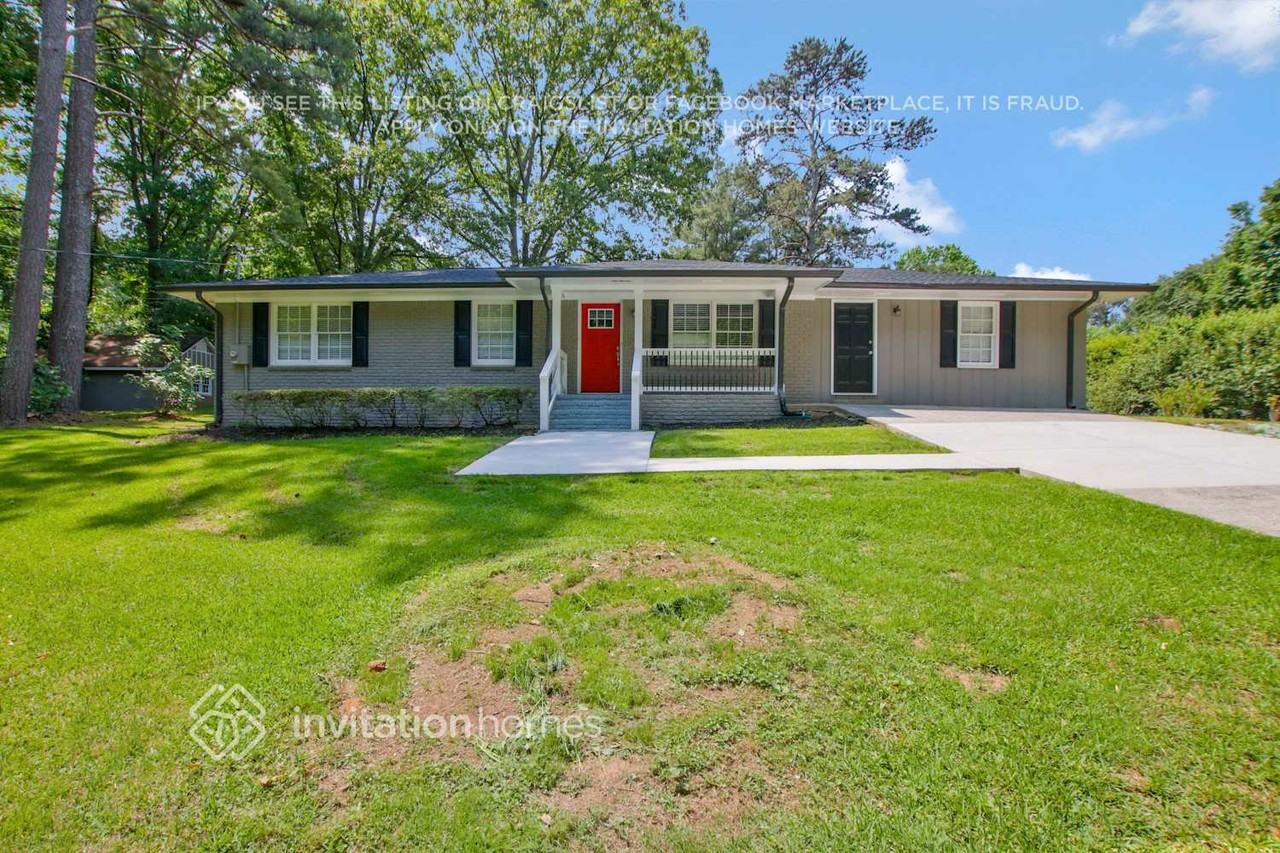 1665 Elmwood Dr - Photo 2 of 26