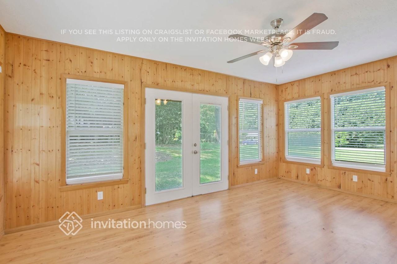1665 Elmwood Dr - Photo 6 of 26