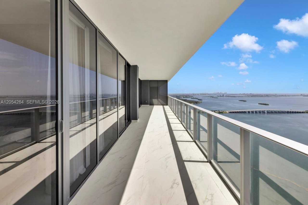 NE 24th St & Biscayne Blvd - Photo 3 of 35