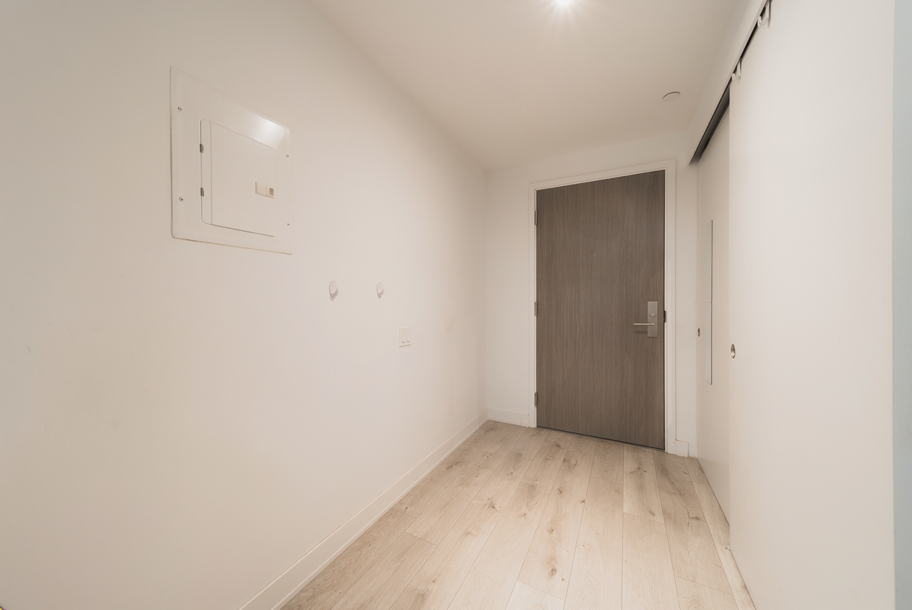 161 Roehampton Avenue #331 - Photo 6 of 19