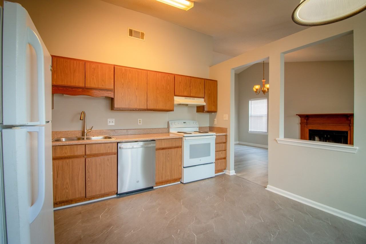 2801 Ridgecrest Dr #1 - Photo 5 of 18