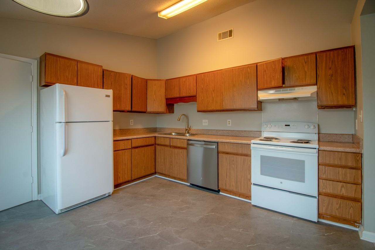 2801 Ridgecrest Dr #1 - Photo 6 of 18