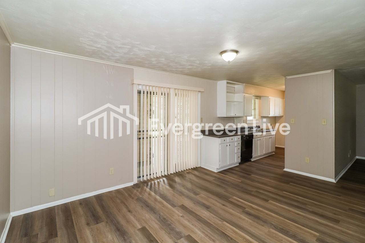 3057 S Goodlett St - Photo 2 of 15