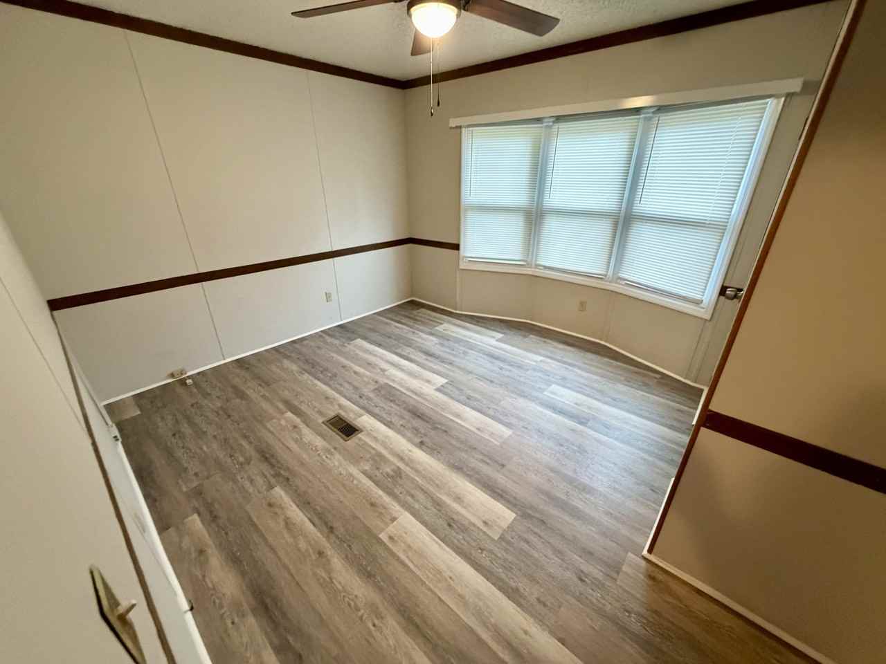 127 Starlight Dr - Photo 3 of 10