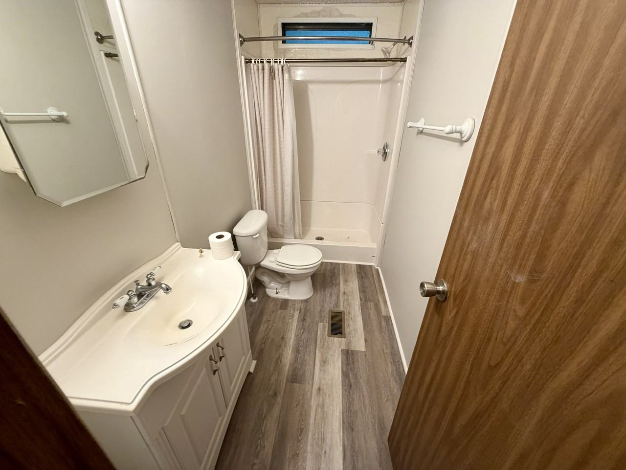 127 Starlight Dr - Photo 4 of 10