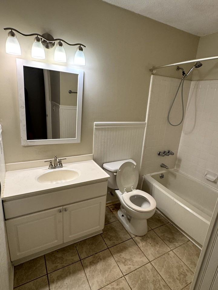 2487 Wensley Dr - Photo 7 of 9