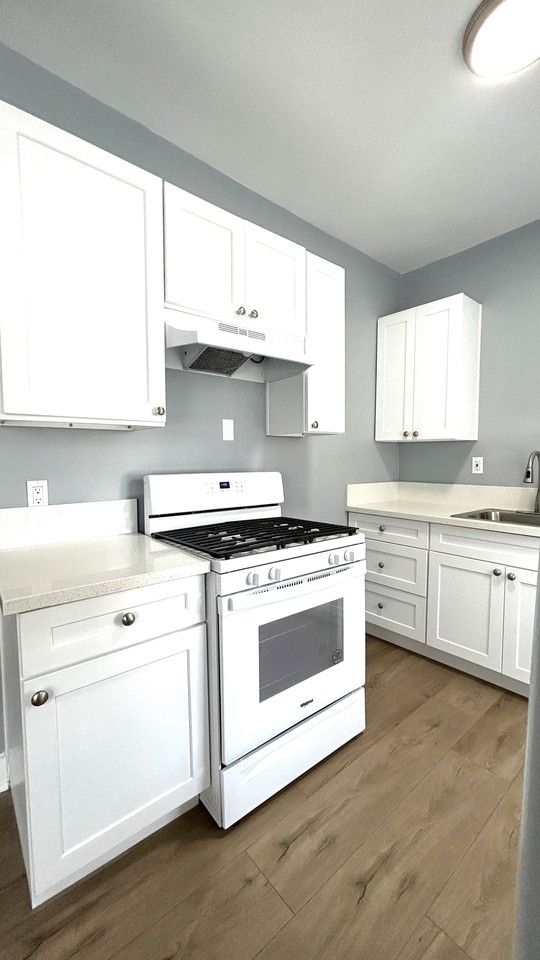 W 8th St & S Burlington Ave #103 - Photo 6 of 14