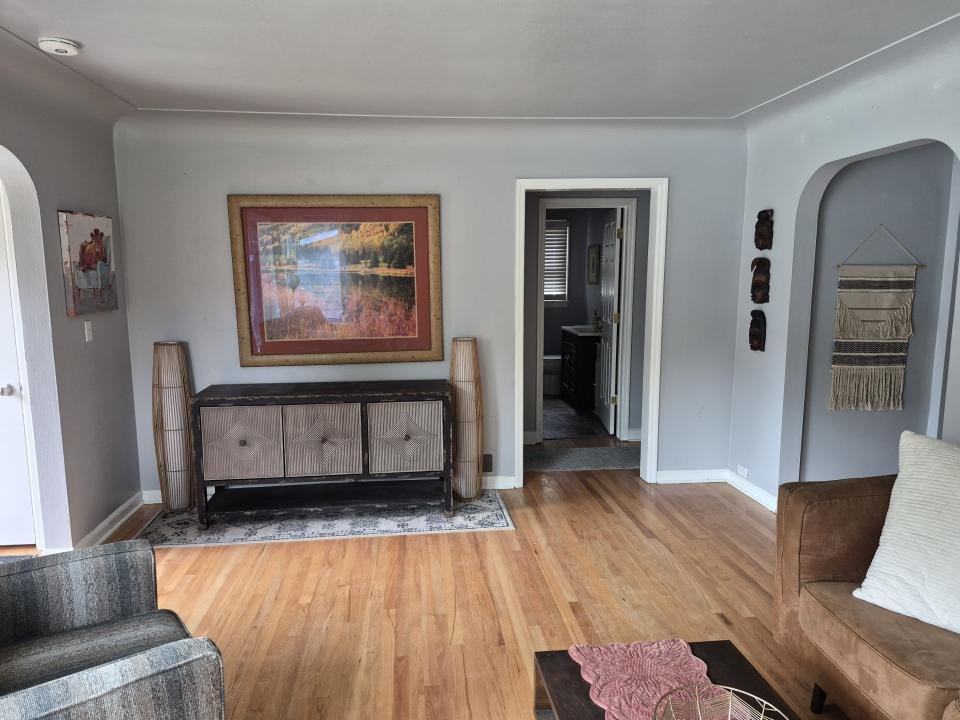 2519 Glenwood Ln - Photo 2 of 9