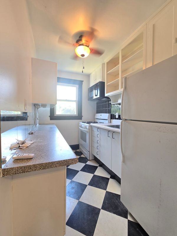 8000 Harford Rd - Photo 5 of 11