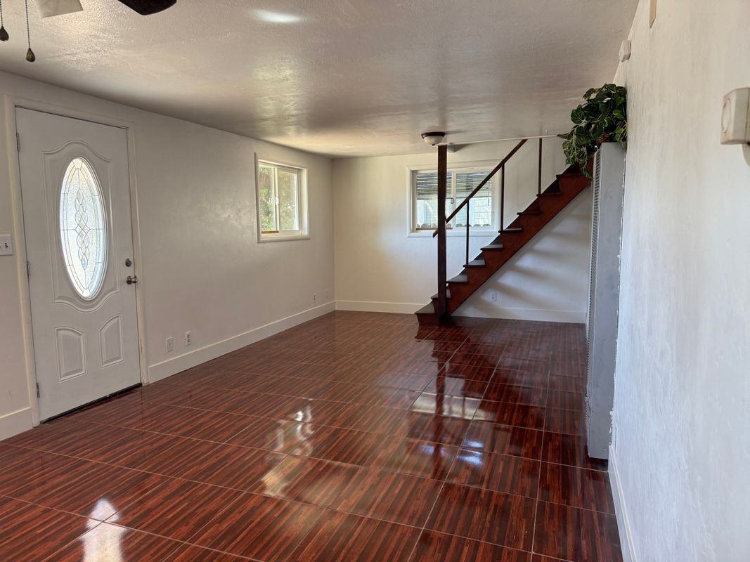 659 Elm St - Photo 3 of 9