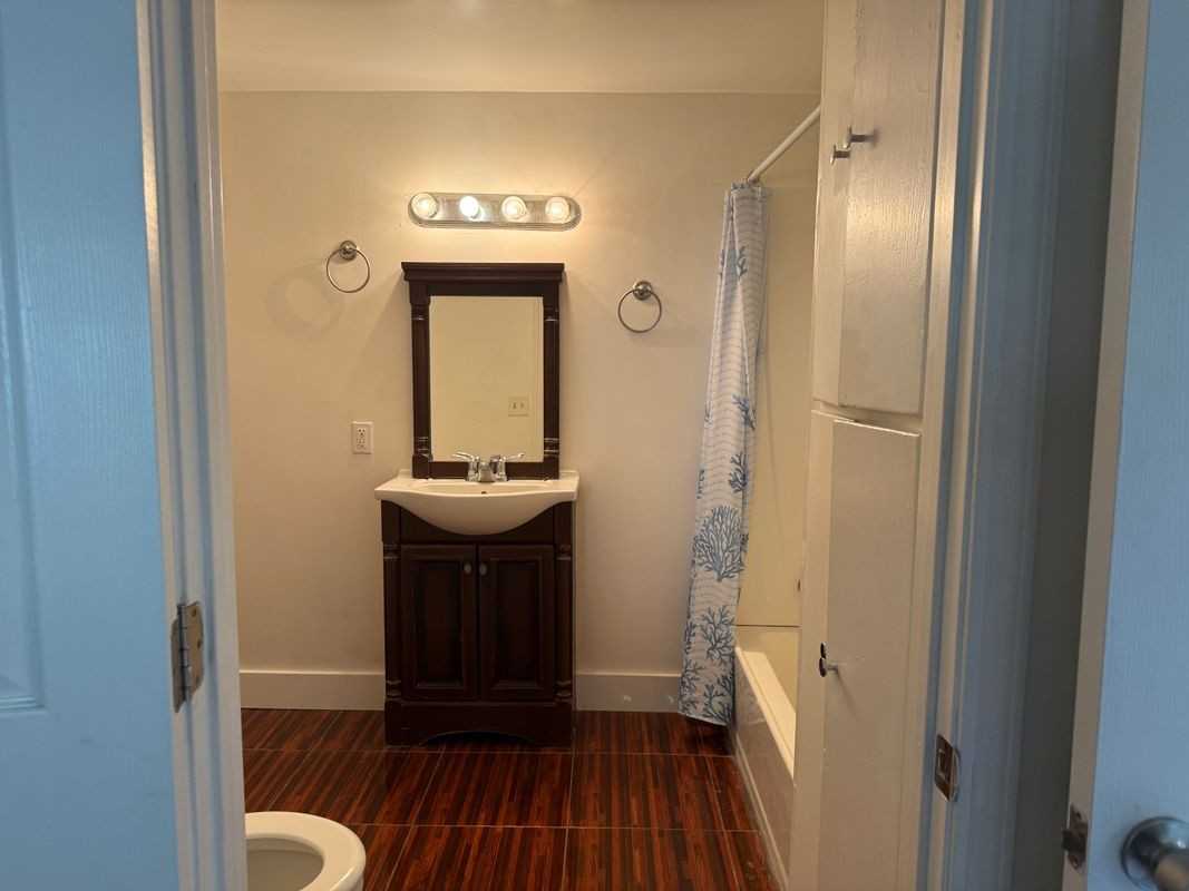 659 Elm St - Photo 4 of 9