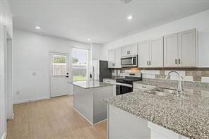 511 Louis Ln - Photo 3 of 5