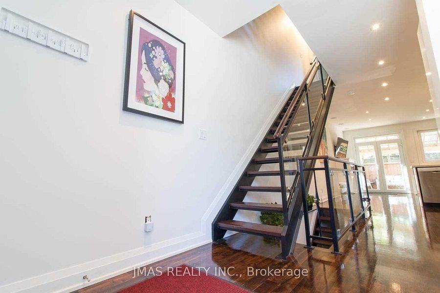 268 Manning Avenue - Photo 2 of 20