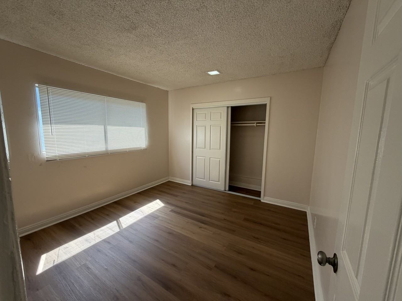 1020 East 12th Street #6 - Photo 5 of 9