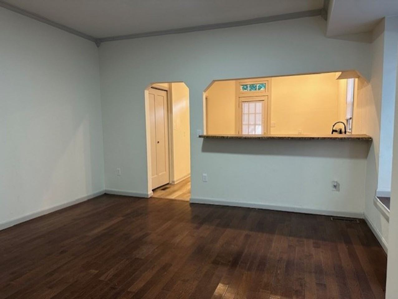 2117 Green St - Photo 5 of 15