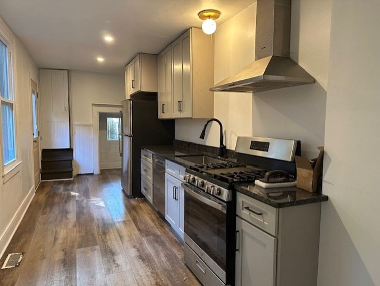 259 Boas St - Photo 7 of 19