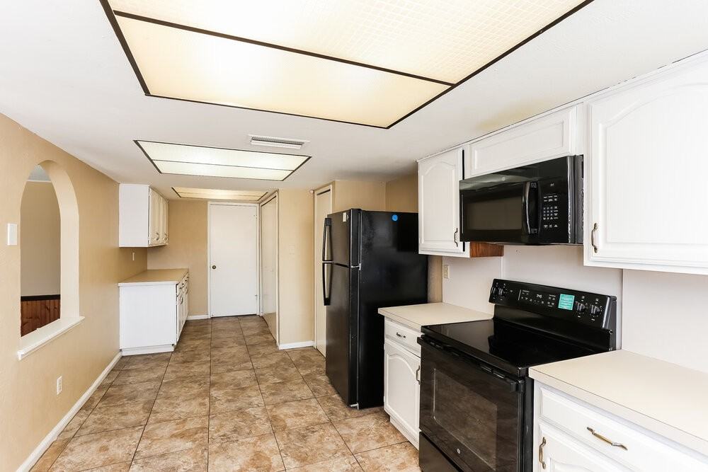 2105 Burrows Trl - Photo 7 of 15