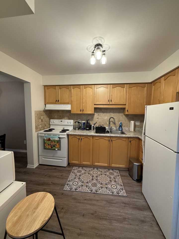 1055 Gordon St - Photo 2 of 16