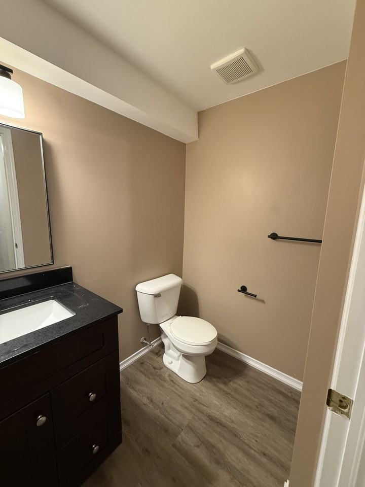 1055 Gordon St - Photo 3 of 16
