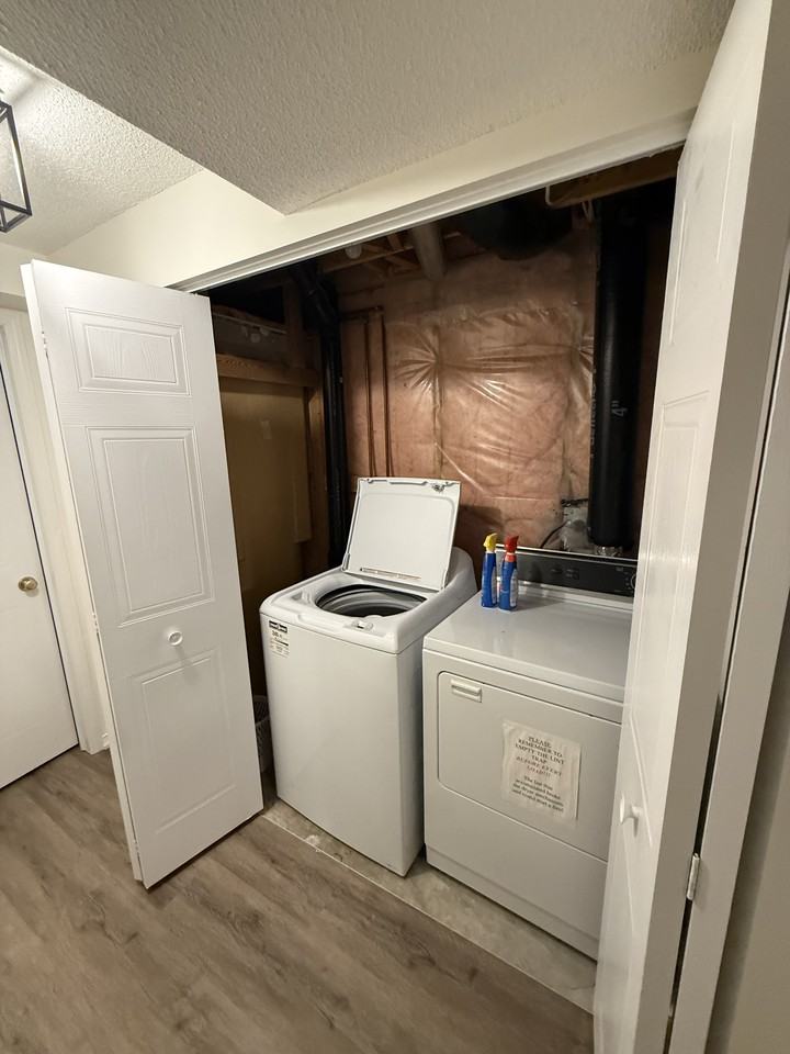 1055 Gordon St - Photo 5 of 16