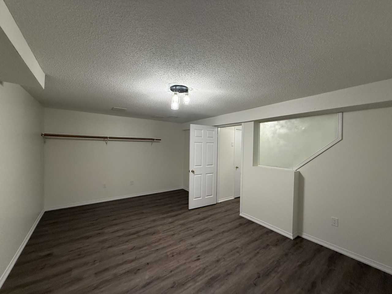 1055 Gordon St - Photo 6 of 16