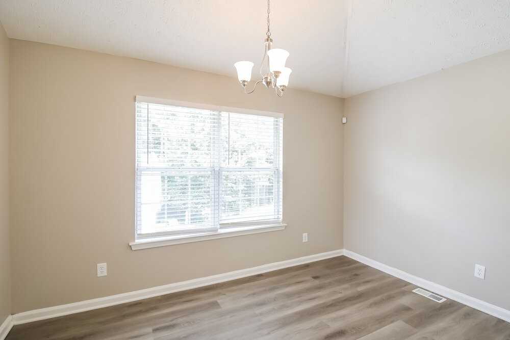 7460 Royale Ct - Photo 7 of 17